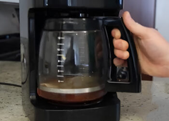 Απίστευτο!! Κανείς δεν μπορεί να πιστέψει πόσα φαγητά μπορούν να μαγειρευτούν στην καφετιέρα!!