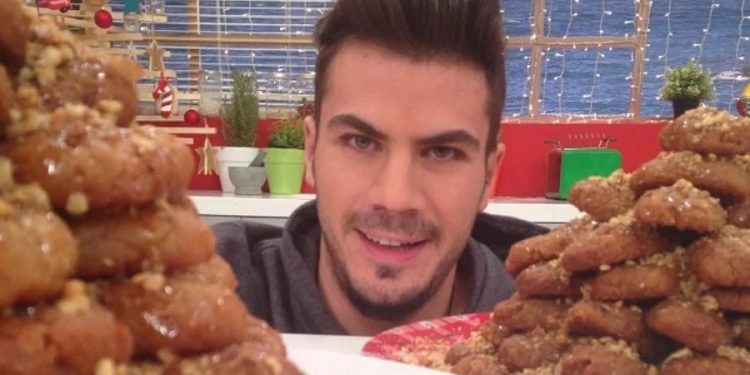 μελομακάρονα Άκης Πετρετζίκης melomakarona-apo-ton-aki-petretziki-ta-kalytera-melomakarona