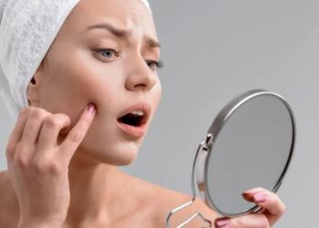 Πώς να εξαφανίσετε ένα σπυράκι με πύον σε 5 απλά βήματα – Κόλπα για να διώξεις τα σπυράκια σου (εικόνες)