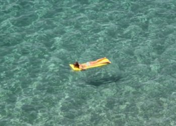 Τουρίστρια στο Ρέθυμνο ταξίδευε 20 ώρες πάνω σε ένα στρώμα