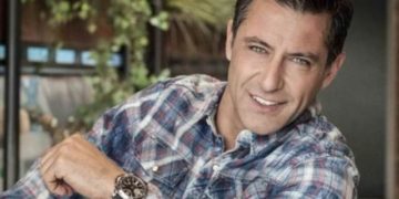 Alldaynews.gr Συγκίνηση και Θαυμασμός. Ο Κωνσταντίνος Αγγελίδης Κάνει το Πρώτο του Βήμα, μετά από 6 Μήνες! (Video)