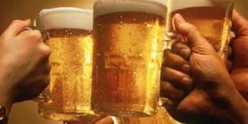Το κόλπο για να παγώσετε την ζεστή μπύρα σε 2 λεπτά – Η τέλεια λύση για το… Μουντιάλ!