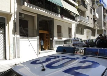 Άγριοι ληστές έβαλαν φωτιά σε 60χρονο μέσα σε ταπητοκαθαριστήριο