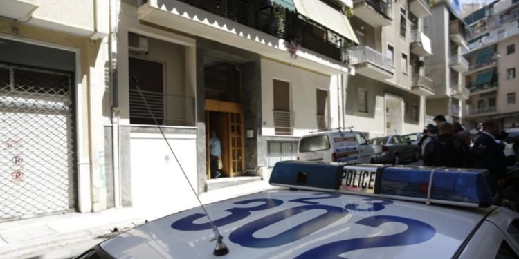 Alldaynews.gr Άγριοι ληστές έβαλαν φωτιά σε 60χρονο μέσα σε ταπητοκαθαριστήριο