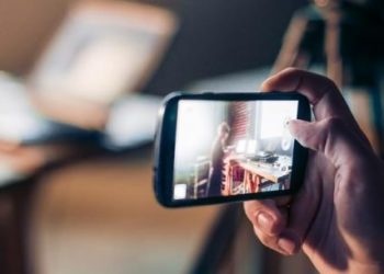 Το βίντεο με τις 16χρονες που τράβηξε του βγήκε ξινό – Τον έκαναν μαύρο στο ξύλο οι γονείς των παιδιών!