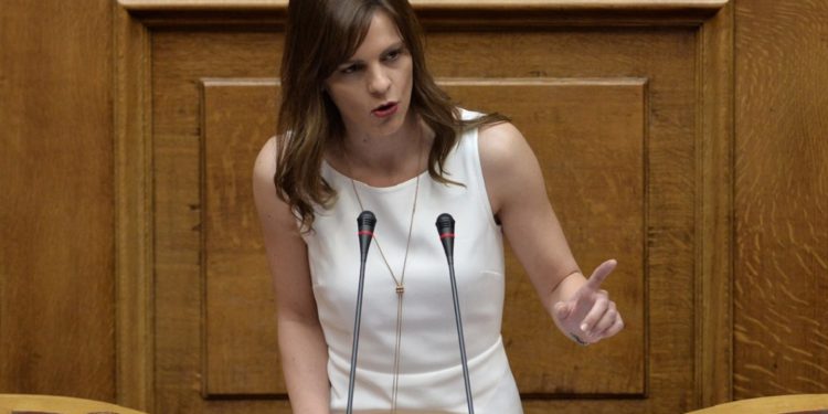 Ένορκη Διοικητική Εξέταση ανακοίνωσε η Αχτσιόγλου για την αποφυλάκιση Φλώρου