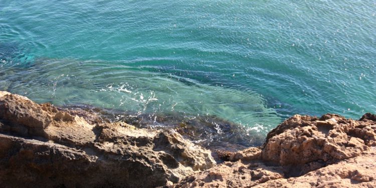 Alldaynews.gr Θρήνος στη Νίσυρο: Νεκρή 24χρονη από πτώση σε βράχια