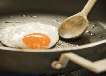 τηγανητό αβγό