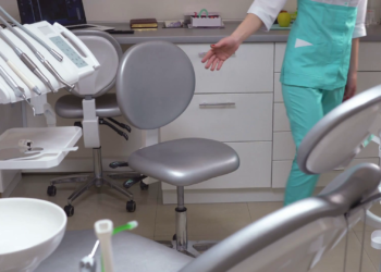 Alldaynews.gr Θεσσαλονίκη: Εκβίαζαν οδοντίατρο για να τους δώσει χρήματα- Στο κόλπο και δικηγόρος