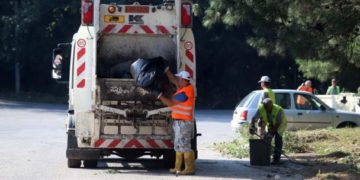 Alldaynews.gr Απίστευτο: Δήμος απολύει συμβασιούχους καθαριότητας ως «σκουπιδιάρηδες» (έγγραφο)