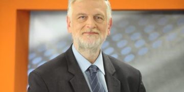 Τα fake news των δημοσιογράφων- Ο Γιάννης Λοβέρδος κάνει αντιπολίτευση με απίθανο photoshop (που λέει ότι δεν είναι)