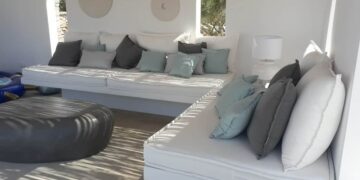 Alldaynews.gr Γιατί το… μαξιλάρι είναι ο καλύτερος φίλος της γυναίκας!