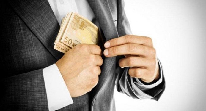 Alldaynews.gr Κρητικός έπαιρνε για 5 χρόνια τη σύνταξη της νεκρής θείας του – 200.000 ευρώ η «λεία» του