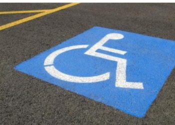 Του ζήτησε να μην παρκάρει σε θέση ΑμεΑ και ο οδηγός τον «έδειρε» γιατί ήταν από το Μπαγκλαντές[photo]