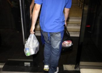 deliveras-nteliveras-ντελιβεράς-πακετάς