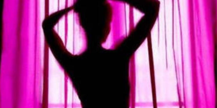 Alldaynews.gr Καρδίτσα: 19χρονος εξέδιδε 18χρονη για… 15 ευρώ!