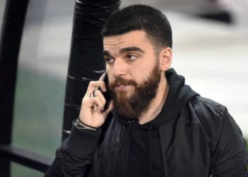 Ο Γ. Σαββίδης ξεμπροστιάζει τα “αντικειμενικά” Κανάλια – Πώς έθαψαν την είδηση για το ξύλο στον διαιτητή