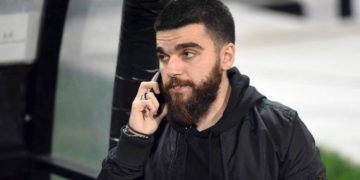 Alldaynews.gr Ο Γ. Σαββίδης ξεμπροστιάζει τα “αντικειμενικά” Κανάλια – Πώς έθαψαν την είδηση για το ξύλο στον διαιτητή