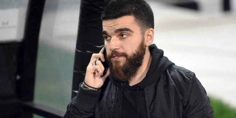 Alldaynews.gr Ο Γ. Σαββίδης ξεμπροστιάζει τα “αντικειμενικά” Κανάλια – Πώς έθαψαν την είδηση για το ξύλο στον διαιτητή