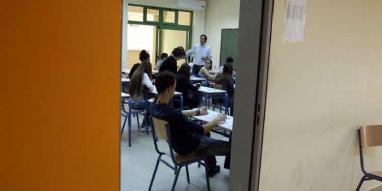 Alldaynews.gr Λάρισα: Στο νοσοκομείο μαθητής που κατάπιε καπάκι από στυλό