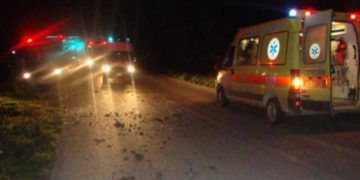 Alldaynews.gr ασθενοφόρο-τροχαίο-τράκα-troxaio-asthenoforo-ekab-ekab