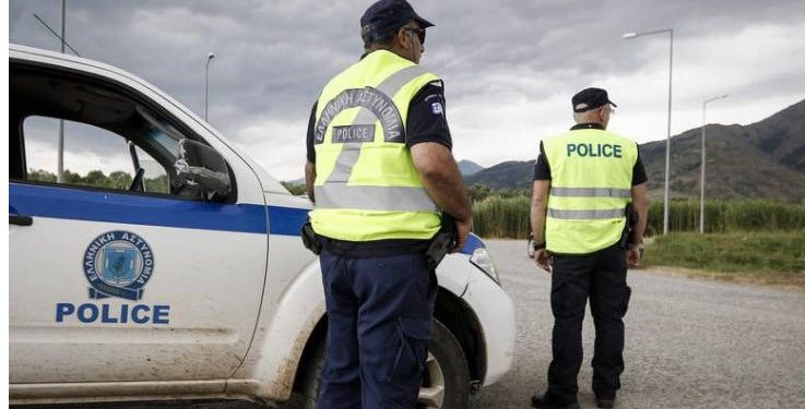 Alldaynews.gr Έφτασε στον Βόλο οδηγώντας ανάποδα – Τράκαρε 20 αυτοκίνητα και …δεν το κατάλαβε