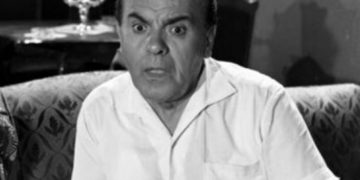 Η δολοφονική επίθεση σε βάρος του Βασίλη Αυλωνίτη μέσα στο θέατρο