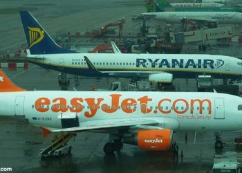 «Φιάσκο» της Rynair με Έλληνες επιβάτες – Δείτε πώς λειτουργούν οι low cost αεροπορικές εταιρείες (Video)