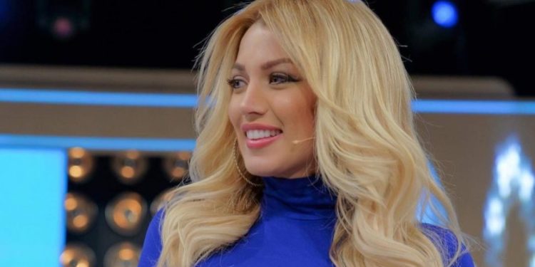 Alldaynews.gr Τέλος η Κωνσταντίνα Σπυροπούλου από τον ΣΚΑΪ (vid)