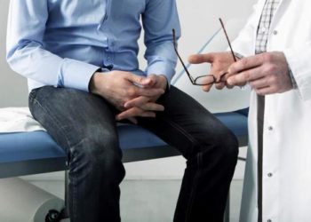 Καρκίνος του προστάτη: Μήπως έχετε αυτή την περίεργη αίσθηση στα πόδια σας; (Video)