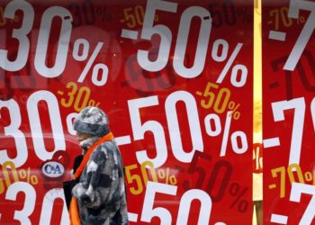 Πότε ξεκινούν οι χειμερινές εκπτώσεις – Τι πρέπει να προσέξουν οι καταναλωτές