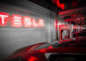 «Απόβαση» από την Tesla στα ελληνικά νησιά!