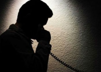 Ένας 62χρονος πρώην ναυτικός ο άντρας που έστελνε απειλητικά μηνύματα σε βουλευτές- Οδηγείται στον Εισαγγελέα