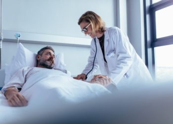 Γυναίκα γιατρός έκανε σ3ξ με ασθενή της στο κρεβάτι του νοσοκομείου- Η σχέση που έκαναν τους οδήγησε…