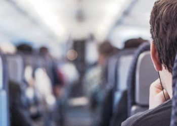 Τρόμος στον αέρα: Χωρίς να το ξέρει βιντεοσκοπούσε τον παρ’ ολίγον θάνατο του (Vids)