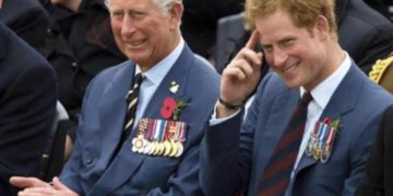 Alldaynews.gr Στο Αγιο Όρος Κάρολος και Χάρι