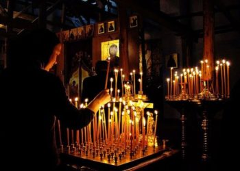 Alldaynews.gr κεριά-εκκλησία-church-keria-ekklisia