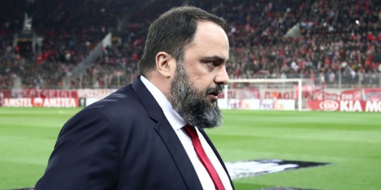 Alldaynews.gr “Ντου” Μαρινάκη στα αποδυτήρια – Γιατί τρελάθηκε – Ποιους “έκραξε” – “Χαμός” στον Ολυμπιακό!