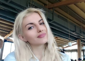 Το πιο τρυφερό στιγμιότυπο στο Master Chef: Η Ασημίνα ξύπνησε συμπαίκτη της με χάδια και… γλυκόλογα! (video)