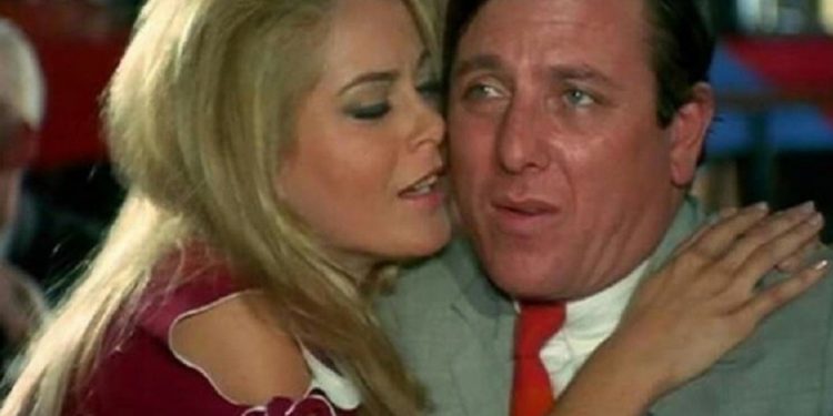 Alldaynews.gr Σπάνια εμφάνιση για την Ελένη Ερήμου – Δες πώς είναι σήμερα η ηθοποιός! (pics)