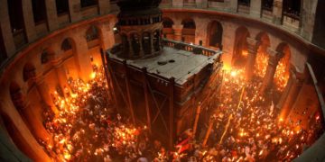 Αποκάλυψη από Έλληνα επιστήμονα: Έτσι ανάβει το «Άγιο Φως» (αντιδράσεις δυσαρέσκειας) (ΔΕΙΤΕ ΒΙΝΤΕΟ)