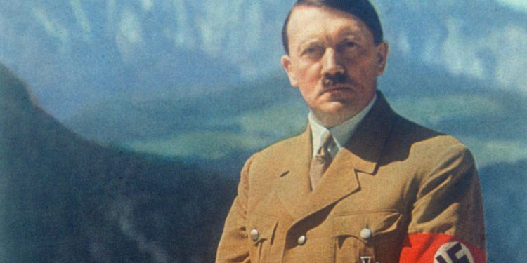 Alldaynews.gr “Τους κορόιδεψε όλους”: Οι 3 αποδείξεις του κατάσκοπου της CIA που υποστηρίζει ότι ο Χίτλερ σκηνοθέτησε το θάνατό του (pics)