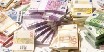 Alldaynews.gr Τήνος: Την έκαναν λαχείο και άλλαξαν τη μοίρα τους – Οργιάζει η φημολογία για τους νικητές!