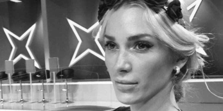 Βικτώρια Καρύδα: Συγκινεί με τις φωτογραφίες την περίοδο της εγκυμοσύνης της αγκαλιά με τον σύζυγό της που έφυγε για πάντα!