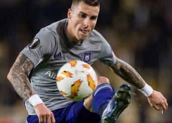 Μπλεξίματα για Βράνιες: Συνελήφθη και πέρασε το βράδυ σε κέντρο μεταναστών