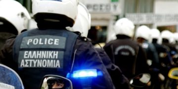 Alldaynews.gr Πριν Λίγο: Επίθεση σε αστυνομικούς της ΔΙΑΣ στην Βούλα – Ένας τραυματίας