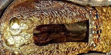 Τι συμβαίνει με όσους ασπάζονται το άφθαρτο χέρι της Αγίας Μαρίας της Μαγδαληνής