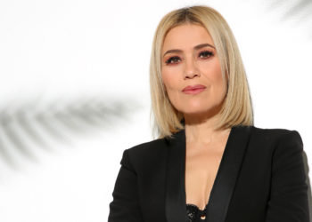 Δείτε την 52χρονη ηθοποιό με μπικίνι και θα πάθετε πλάκα!