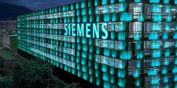 Δίκη Siemens: Δόθηκαν μίζες 94 εκατ. μάρκα σε πολιτικούς και αξιωματούχους λέει η εισαγγελέας