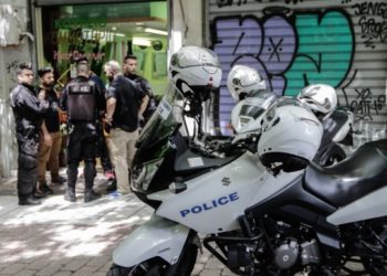 Θεσσαλονίκη: Μπήκαν με όπλα σε κοσμηματοπωλείο και άρπαξαν 100.000 ευρώ